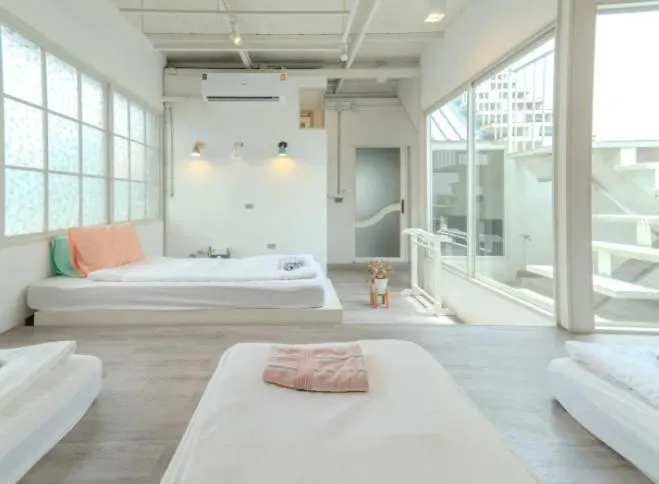 Pet Friendly Luna & Local Oldtown Bangkok Hotel Bangkok