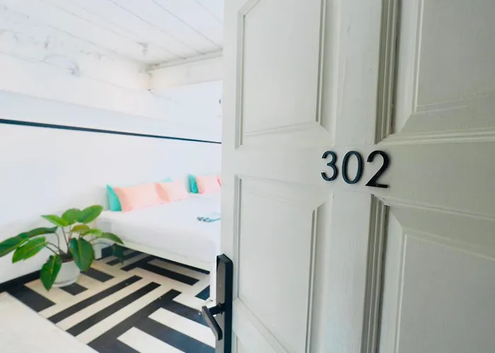 Pet Friendly Luna & Local Oldtown Bangkok 5*