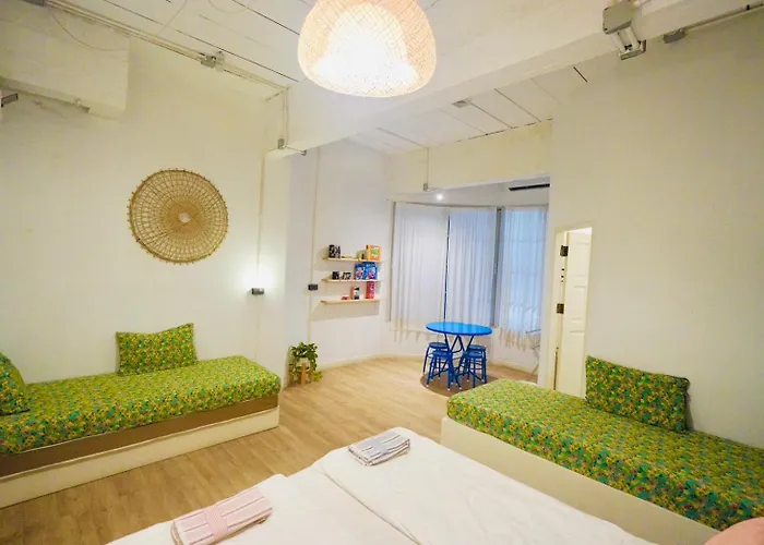 Pet Friendly Luna & Local Oldtown Bangkok
