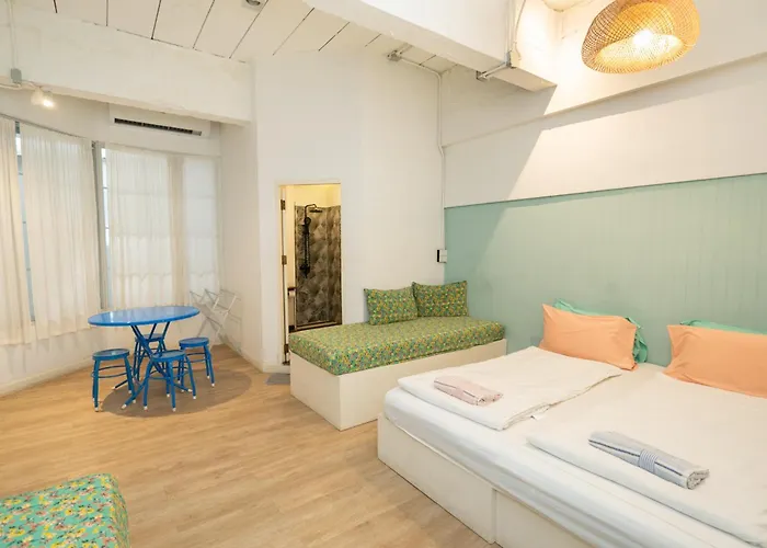 Pet Friendly Luna & Local Oldtown Bangkok Hotel
