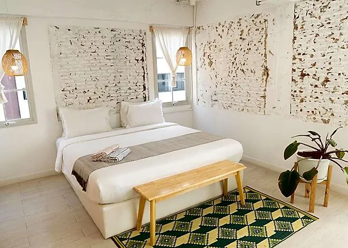 Hotel The Locals Old Town 5*