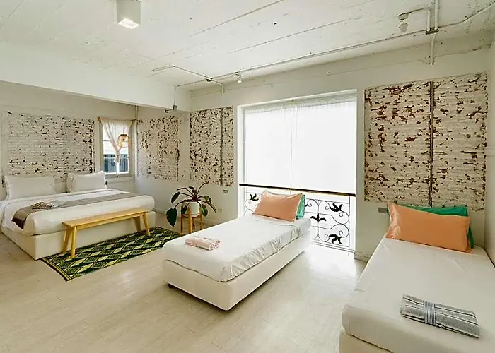 Pet Friendly Luna & Local Oldtown Bangkok Bangkok